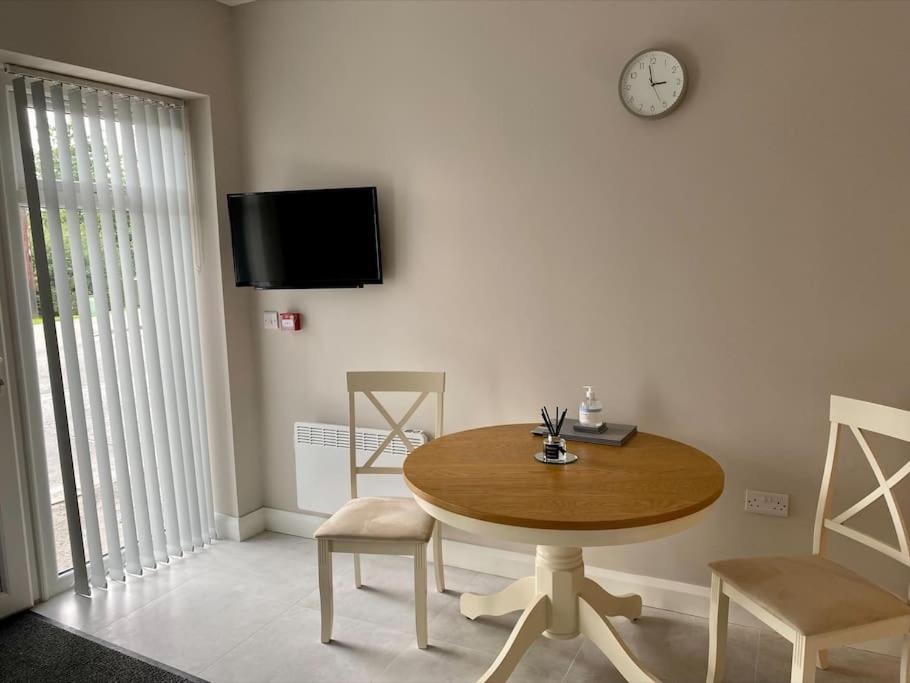 Erne Getaway No.8 Brand New 1 Bed Apartment Енискилен Екстериор снимка